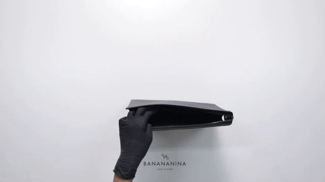 Louis Vuitton Monogram Eclipse Reverse Pochette Voyage MM смотреть онлайн