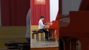 Муз.Школа/2 класс/Прослушивание: Тим исполняет «Менуэт» Й.Гайдн и «Этюд»/23.10.20