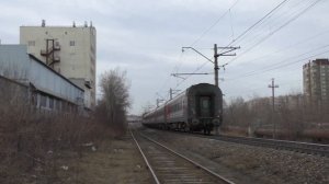 ТЭП70-0188 с пригородным поездом