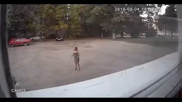 Рославль 12 Микрорайон Красноармейская 13 А Папа и сын федькины играет возле чужих окон4 смотреть онлайн