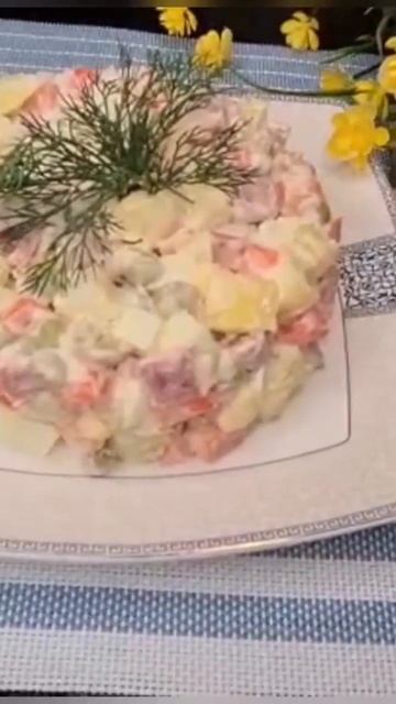 Оливье на Новый год #рек #рекомендации #блюда #салат #салатнакаждыйдень #салатнановыйгод