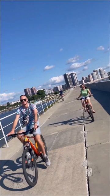 Встретил в Хабаровске - Машину вручил - по Хабаровску прокатил - в Квартиру заселил смотреть онлайн