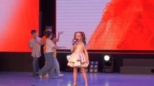 O Sole Mio -cover  7-year-old Liza kids-singing My sunshine #osolemio