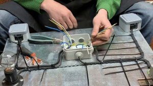 Проходной выключатель. Подключение и сборка распределительной коробки.