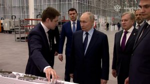 Путин посетил центр производства беспилотников "Самара"