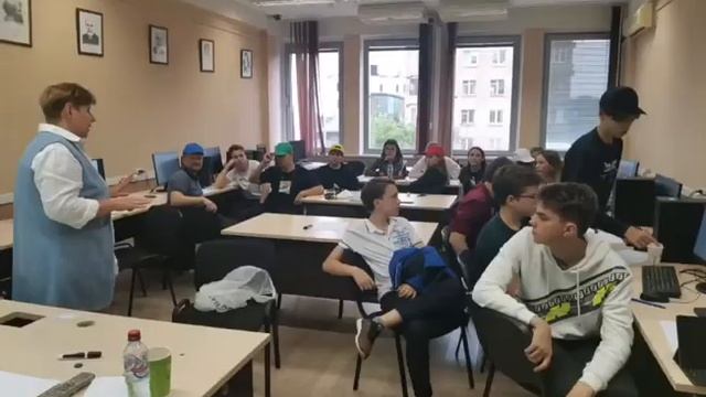 Бизнес-каникулы в Москве смотреть онлайн