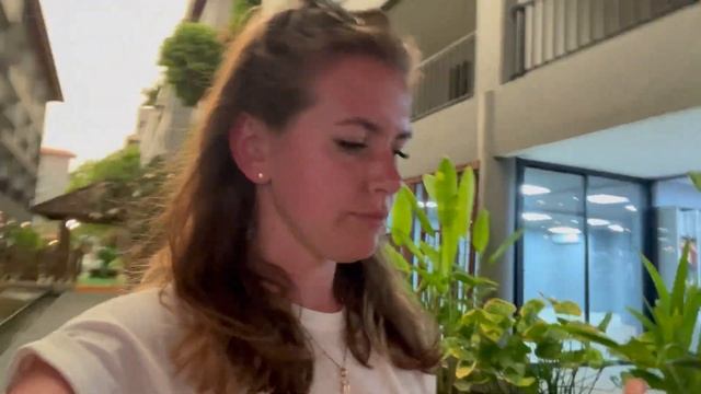 Ката Нои | Пробую фрукты на пляже смотреть онлайн