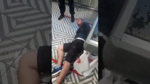 ПЬЯНЫЙ УСТРОИЛ ПОГРОМ В ПЯТЕРОЧКЕ