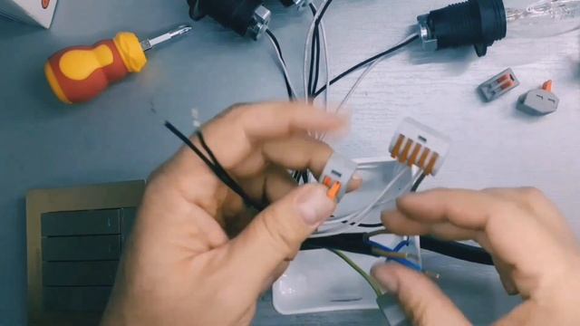 Как Подключить  4  Х клавишный выключатель.....