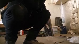 Ролик №13. Установка газлифтов в напольный люк в погреб своими руками, при помощи комплекта №5-50.