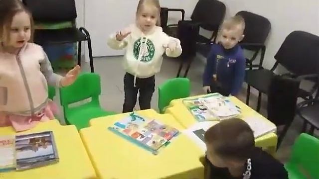 Наши учителя учат говорить на английском малышей от 3 лет