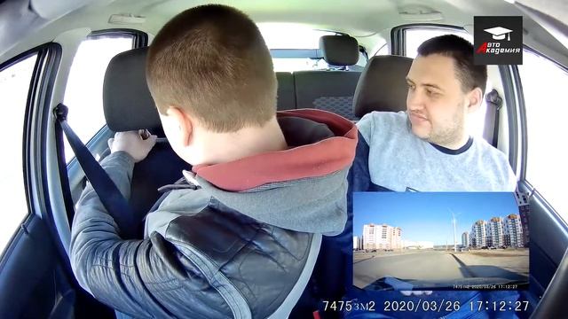 Зачем инструктор снимает подголовник? смотреть онлайн