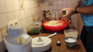 Подготовка фарша окончательно для колбаски в домашних условиях