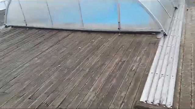 Прибыли на объект частный бассейн ,демонтаж доски лиственница.