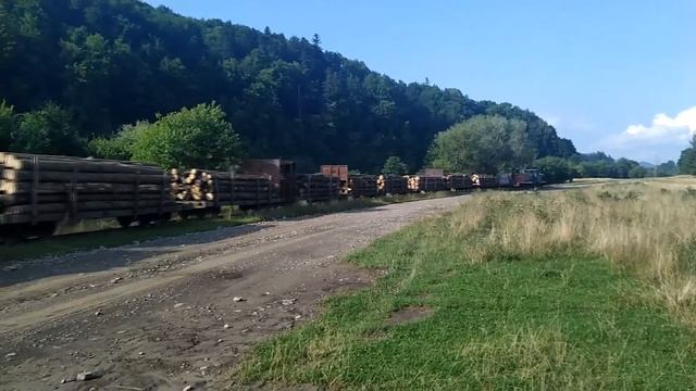 Грузовой поезд на узкой колее без тормозов смотреть онлайн