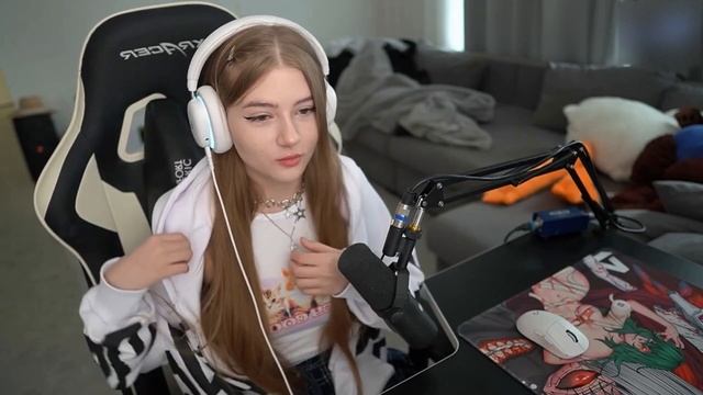 Гаечка показала бубсы смотреть онлайн