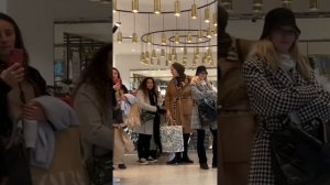 14 Лентяя девушка очень красиво спела на французском 🎶😍