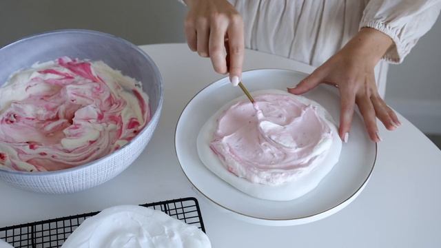 Create a Delicious Pavlova this Festive Season смотреть онлайн