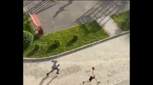 Running from Rosgvardiya (EuroBeat) // Мужик убегает от Росгвардии под евробит (Сочи)