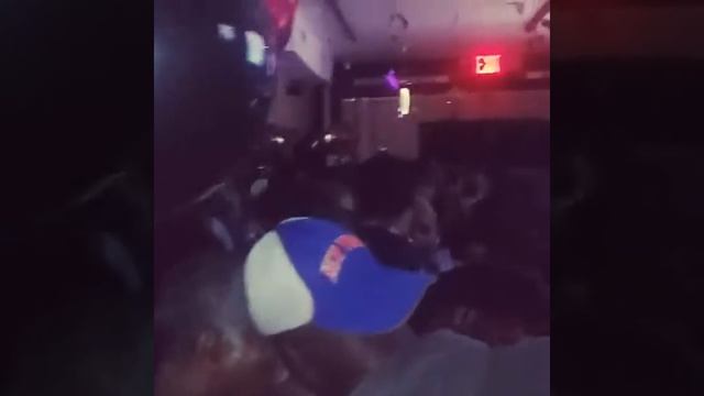 Maxwell's Bar and Grill смотреть онлайн