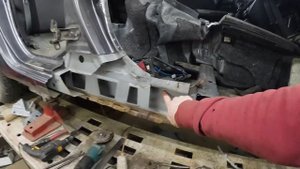 Kia Rio вытяжка кузова отпиливаю гнутый метал сварка всего на место