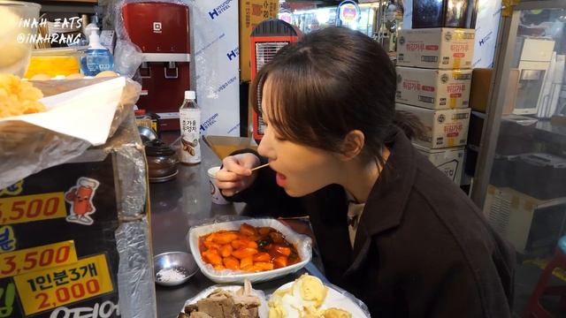 OUTDOOR MUKBANGㅣ의정부 제일시장 털기🔥오미야끼, 닭꼬치, 떡볶이, 잔치국수, 순대, 비빔국수, 튀김, 슈크림 붕어빵 먹방🤤 Korean Street foods🔥