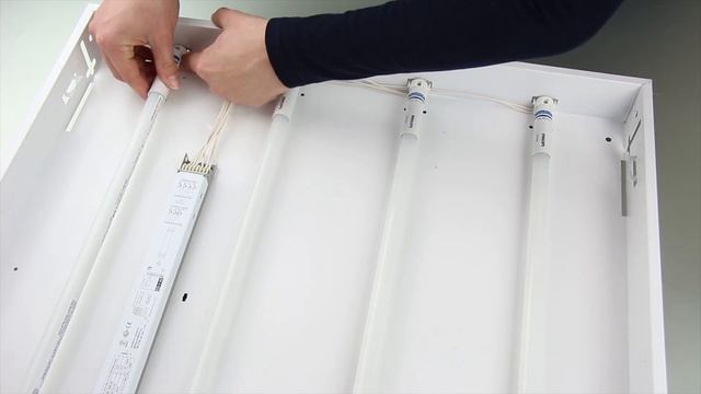 Come si può sostituire il tubo T5 con un tubo LED? | Lampadadiretta.it смотреть онлайн