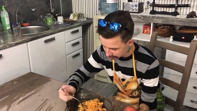 КУЛИНАРНАЯ АКАДЕМИЯ ИМЕНИ ДМИТРИЯ УРИЧА (ПИЛОТ) смотреть онлайн