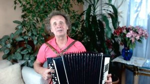 Изгиб гитары жёлтый и нежный звук баяна...