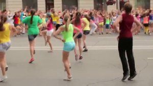 Русский флэш-моб СИБИРСКИЙ ХОРОВОД С ЛЮБОВЬЮ. НОВОСИБИРСК. Сибиряки жгут. Russian Flash-mob Siberia