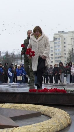 В День полного снятия блокады Ленинграда на площади Победы прошло возложения цветов к Вечному огню