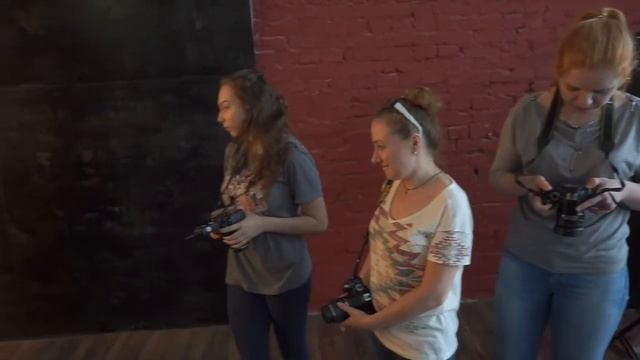 Занятие по студийной съемке в фотостудии "Фабрика" / Фотошкола "Первый Кадр" смотреть онлайн