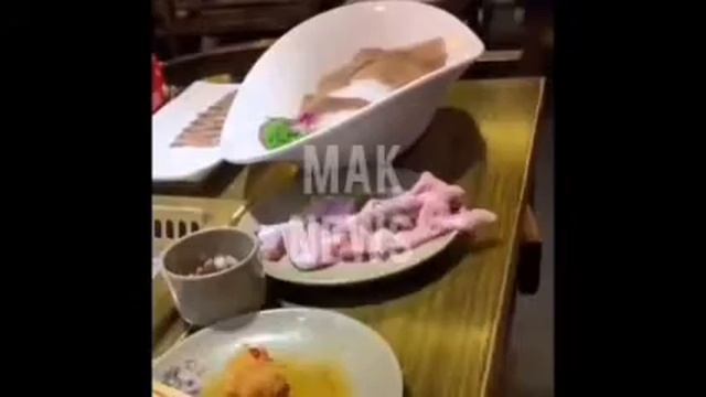 Куриная грудка выпрыгнула с тарелки смотреть онлайн