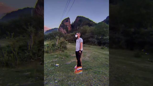 25/17 ft. Ёлка - "Любовь во время чумы" (2020) (Кыргызстан, "Разбитое сердце") смотреть онлайн