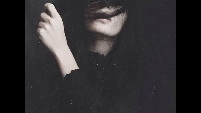 Я же слышу, что любовь твоя еще дышит.. смотреть онлайн