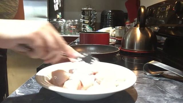 Honey Sriracha Chicken || Asian Recipe смотреть онлайн