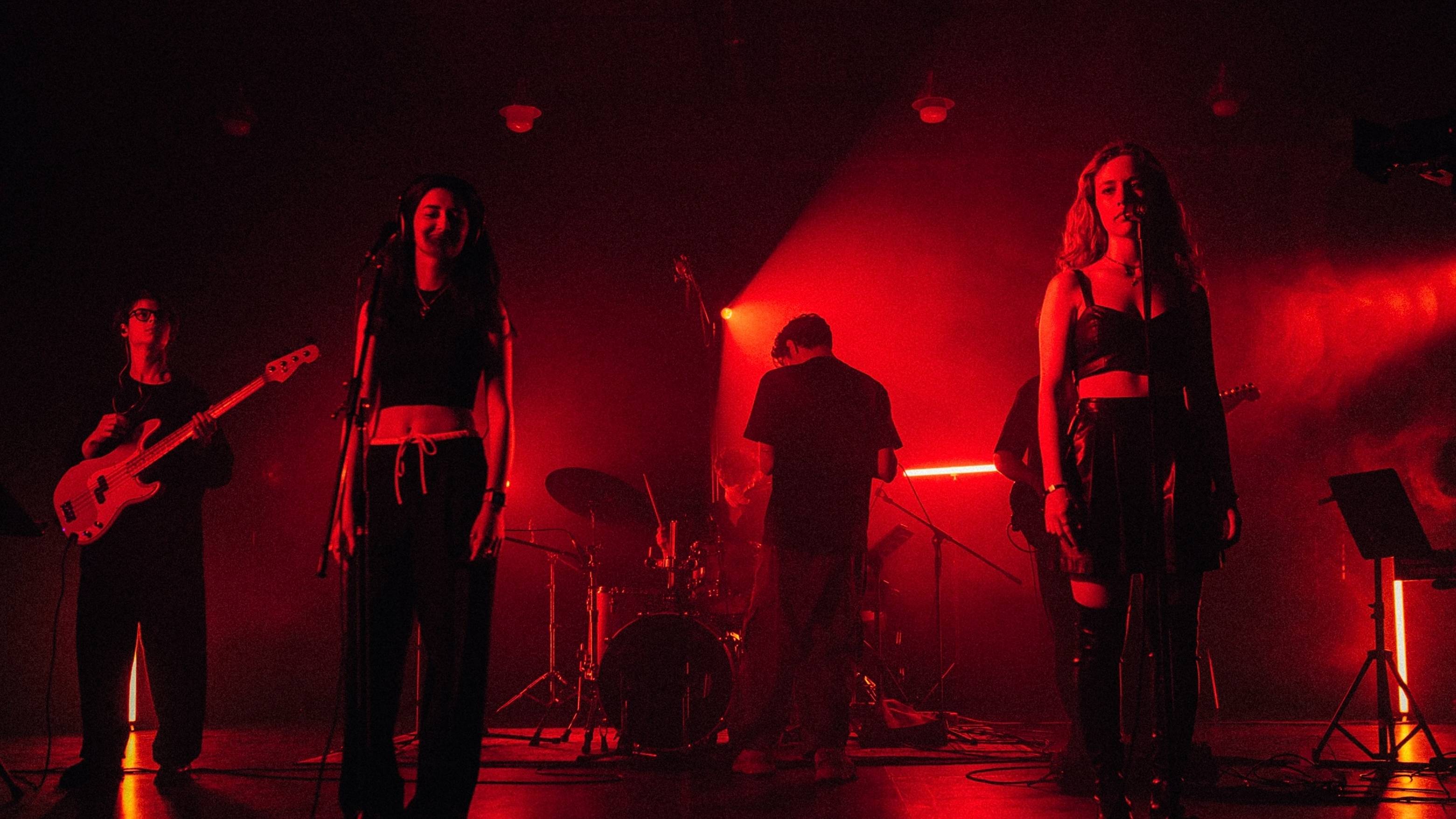 VIDEOGAMES #6 KIRA KABIROVA & EVA - DARK RED (STEVE LACY COVER)