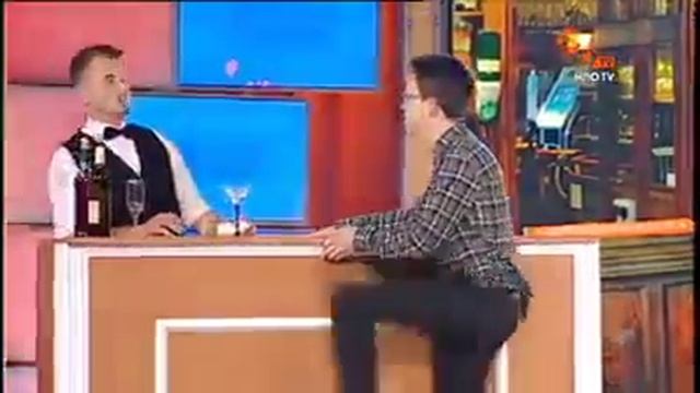 Много разных национальных голосов. Очень круто. Вау!