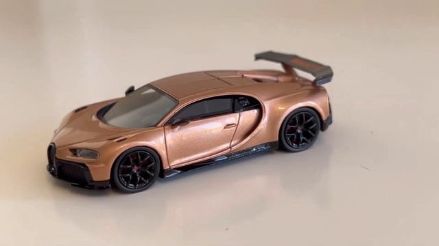 1:64 Scale Limited Edition only 299 in the world: Bugatti Chiron Pur Sport смотреть онлайн