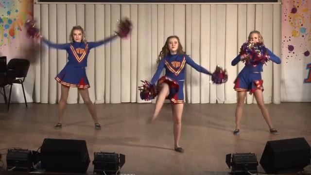 Смотр первокурсников факультет иностранных языков Егармина Инна «Candyman» смотреть онлайн