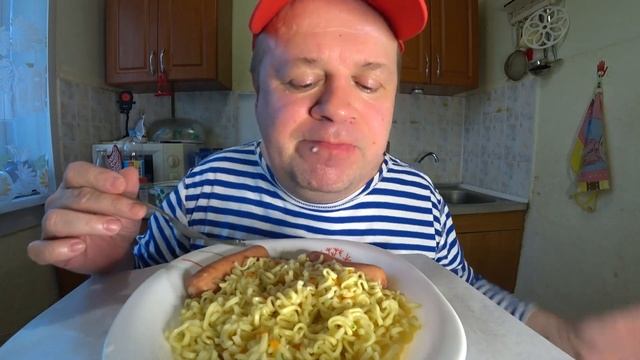 #mukbang #asmr #food Кушать подано- лапша, огурцы, сосиски, хлеб и т.д. Мукбанг по-русски. 1349