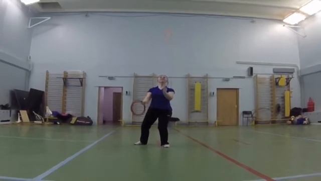 Школа Ловкости: Юля обратный каскад кольцами. смотреть онлайн