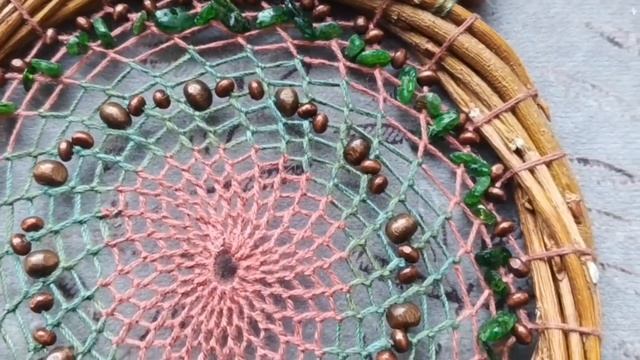 Ловец снов с хромдиопсидом и спилом кедра