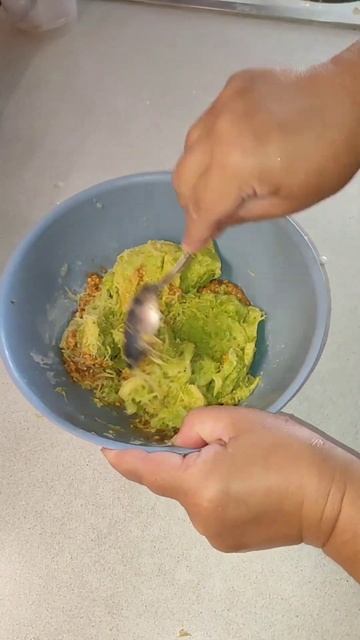 Котлеты из кабачков с картошкой #готовимдома #домашняяеда #овощныекотлеты #изкабачков смотреть онлайн