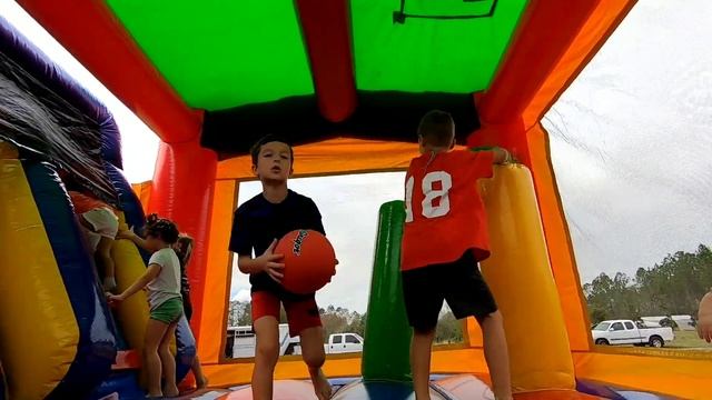 Отдых в парке и встреча с блогером бакс трака. смотреть онлайн