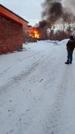 Был взрыв: мощный пожар полыхнул в Лесозаводске