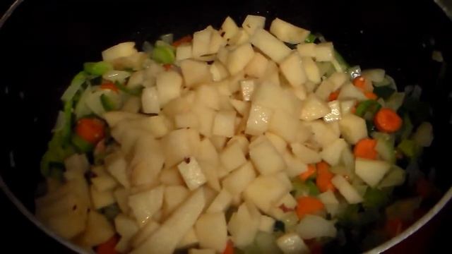 Minestrone with Pesto Soup (Vegan / Vegetarian optional) смотреть онлайн