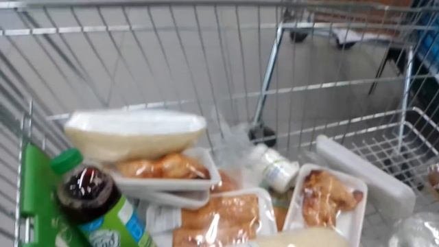 Просрочка в Перекрестке. Начальство просроченное. Просрочку крадут.
