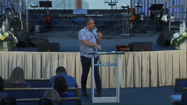 Разбор Слова. Проповедь "Буря в стакане". Пастор Сергей Жаворонков смотреть онлайн