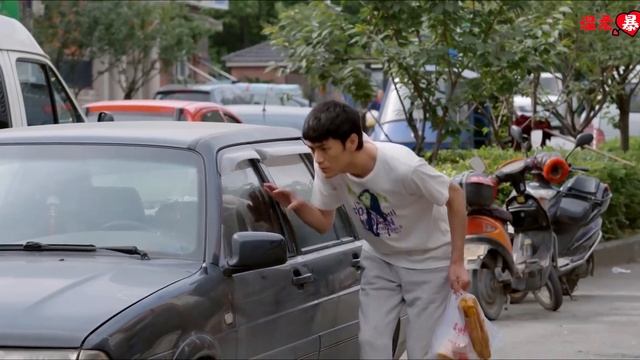 💖皇帝偷吃寵妃零食，被寵妃罰去買豆漿油條，結果被1位美女勾引的回不了家！ смотреть онлайн